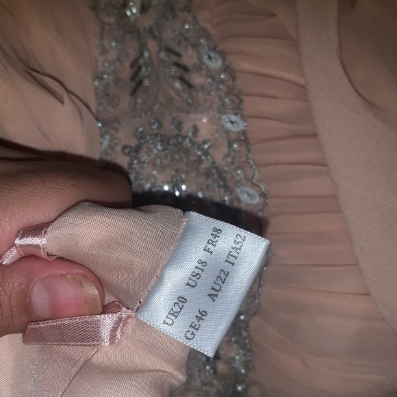 Beautiful light coral formal dress. - Picture 5 of 6